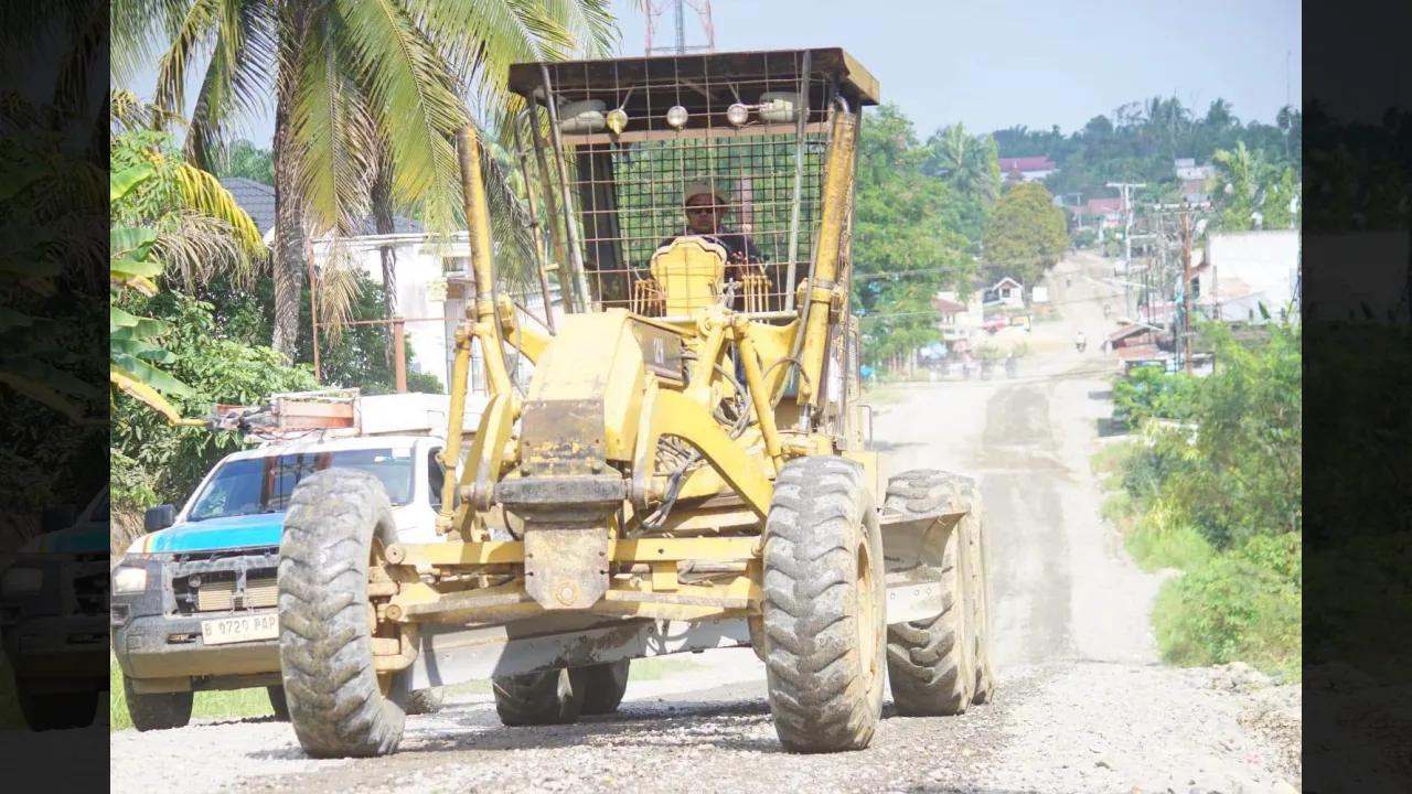 Proses pengaspalan jalan